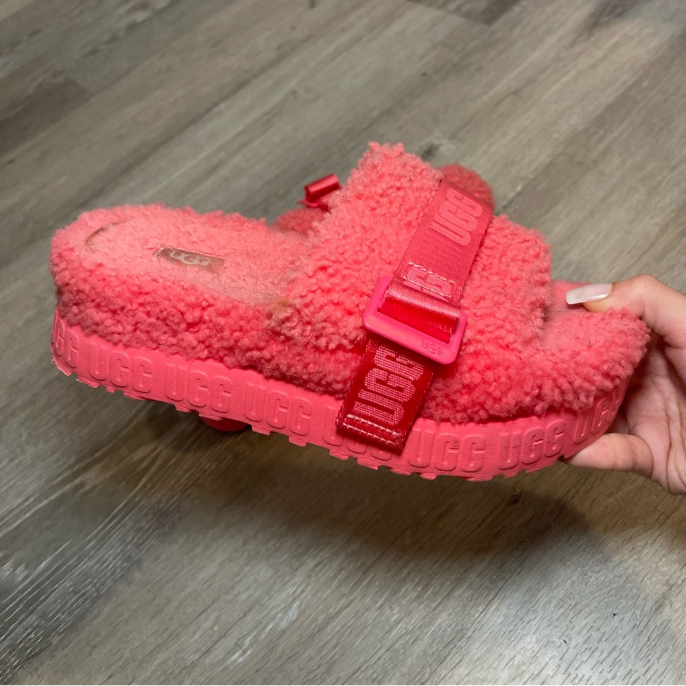 Ugg Fluffita Platform Slipper in Pink